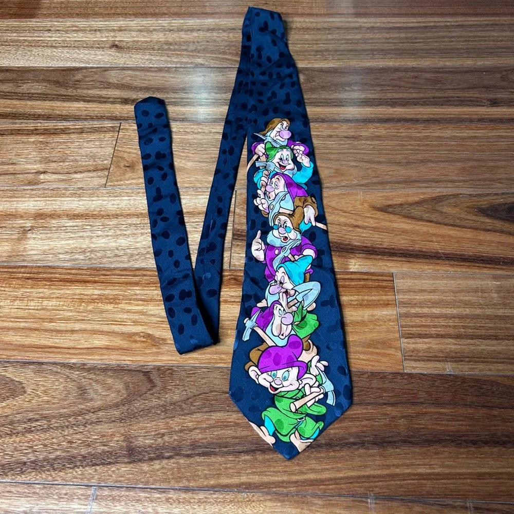 Disney‎ Store 7 Dwarfs Tie 100% Silk Novelty Cartoon Necktie Snow White